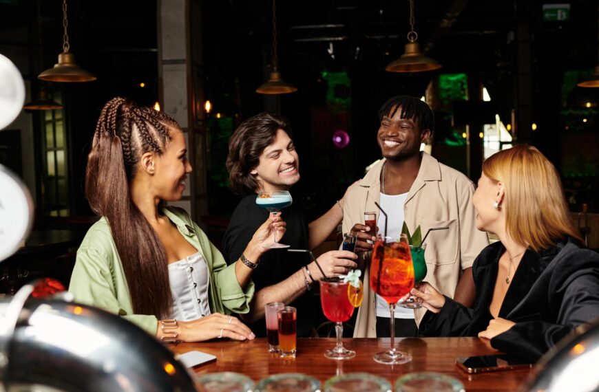 Sip and Socialize: Discover Houston’s Happiest Happy Hours 🍹🎉