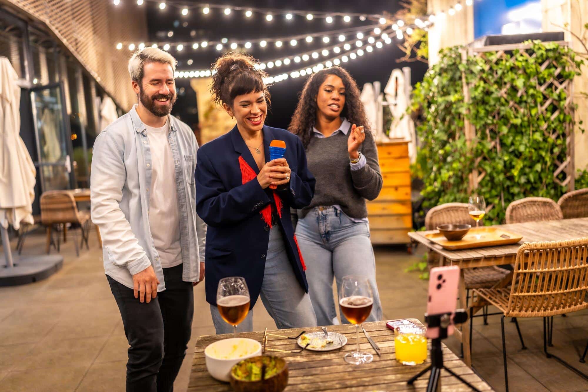 Sip, Savor, and Socialize: The Best Happy Hours and Dining Spots in Houston This Month! 🍹🍽️