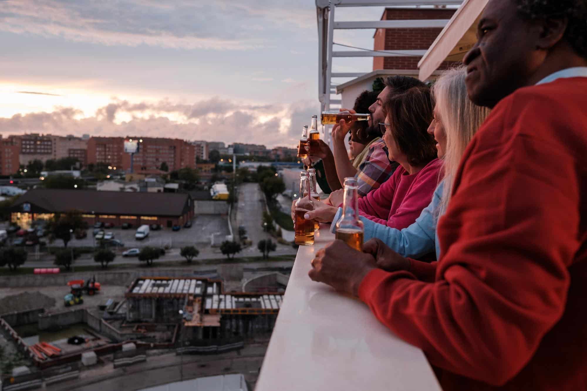 Best Houston Rooftop Bars with Skyline Views + Happy Hour Deals (2025 Guide)
